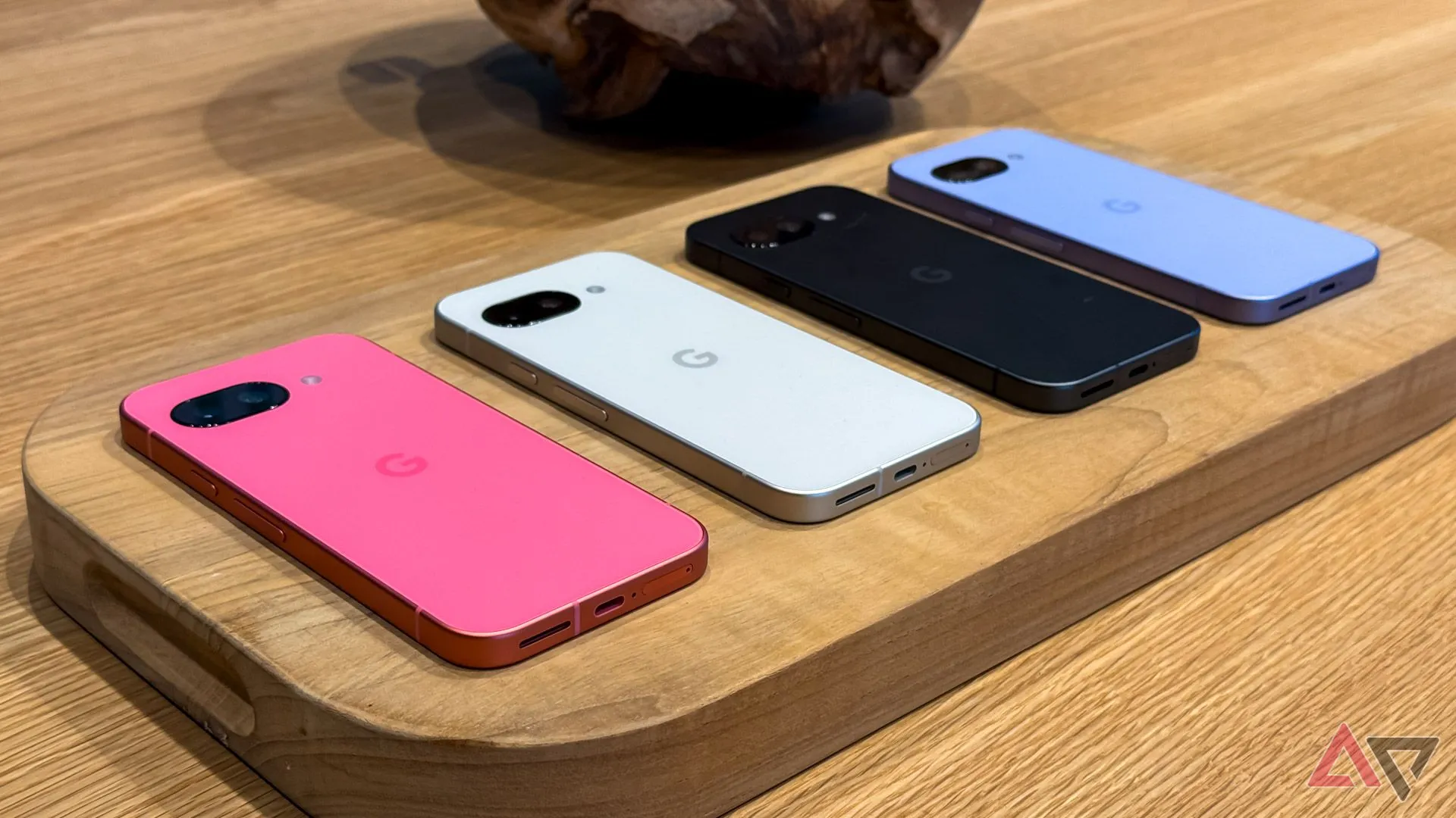Điện thoại Google Pixel 9a với tính năng hỗ trợ sức khỏe pin mới