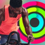 HLV Apple Fitness+ thực hiện bài tập, minh họa ứng dụng tập luyện trên Apple Watch và vấn đề lựa chọn chương trình cá nhân hóa.