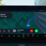 Mô tả cảnh báo cuộc gọi nhỏ gọn trên màn hình Apple CarPlay khi đang bật điều hướng