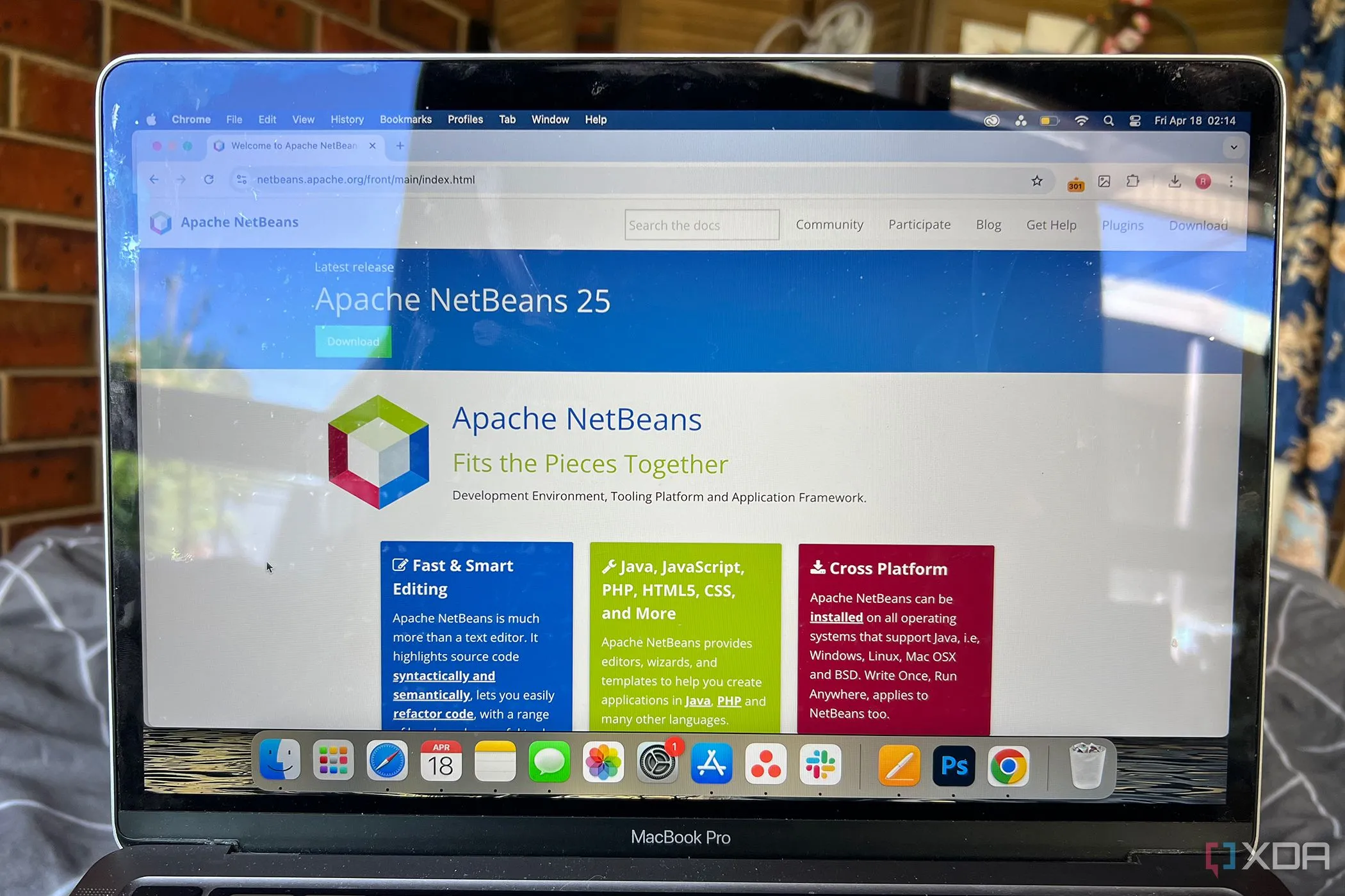 Giao diện Apache NetBeans trên Macbook, minh họa môi trường phát triển tích hợp (IDE) cho web