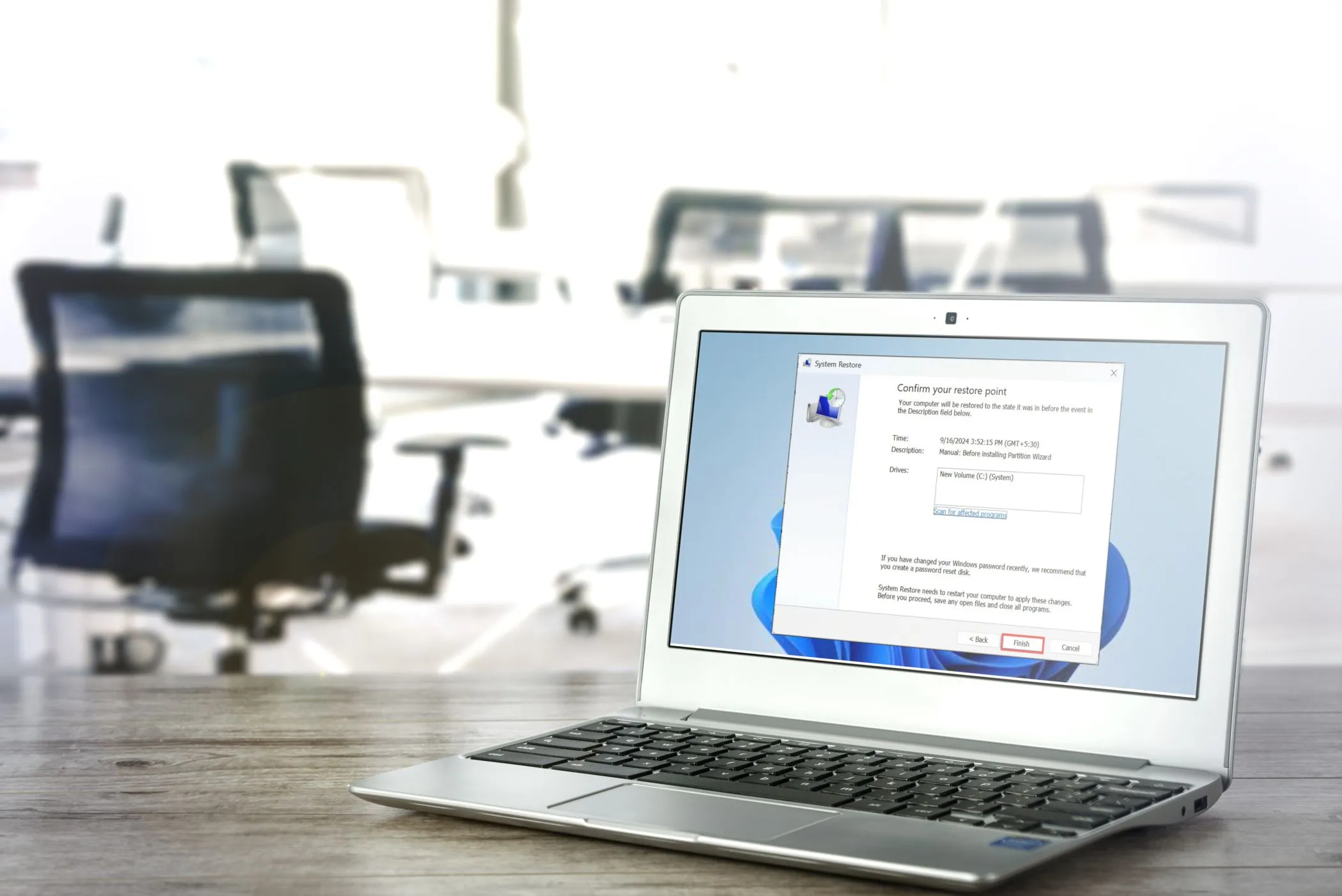 Giao diện System Restore trên laptop Windows, cho phép khôi phục hệ thống về trạng thái trước đó.