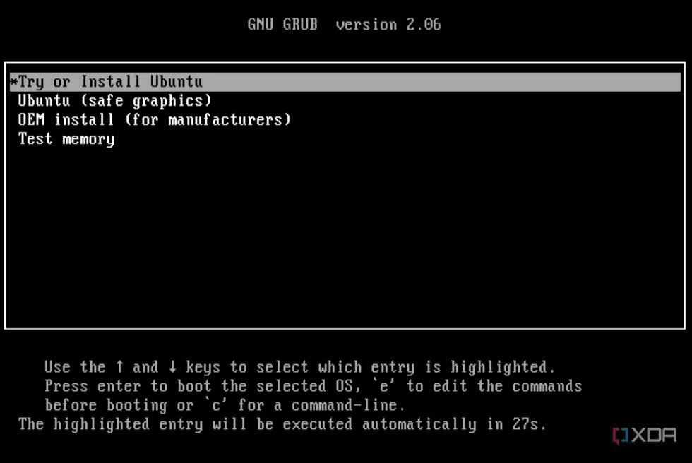 Màn hình GNU GRUB hiển thị các tùy chọn để thử hoặc cài đặt Ubuntu