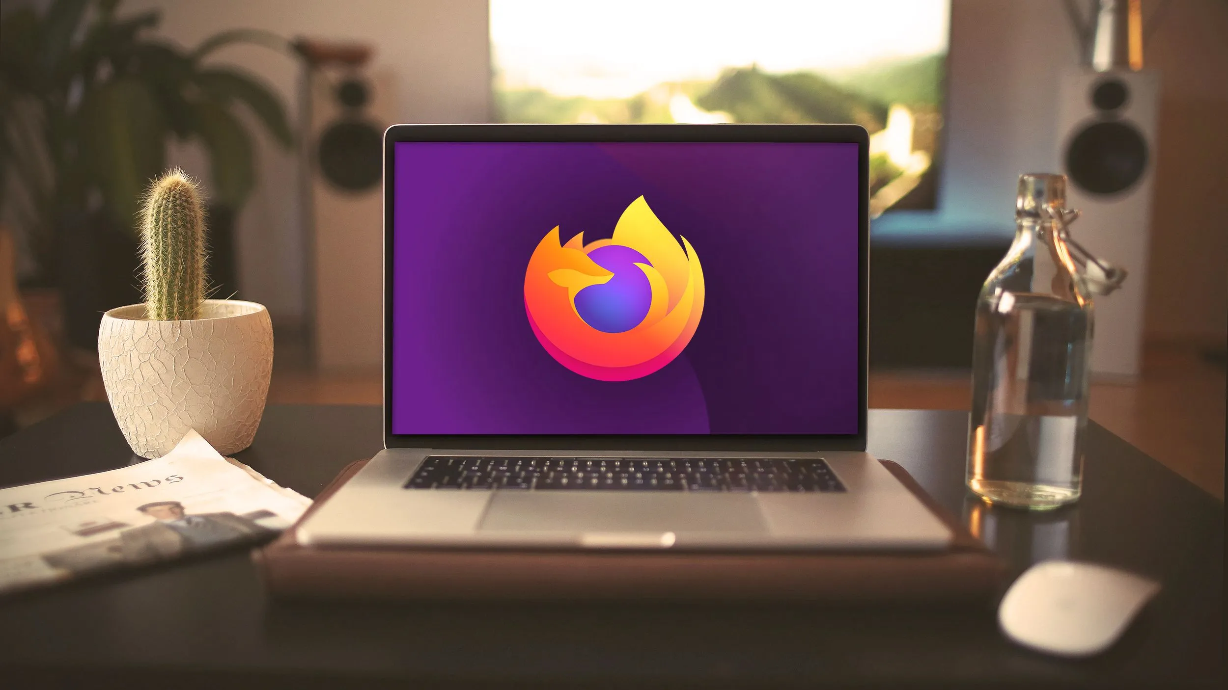 Màn hình máy tính MacBook Pro hiển thị logo Mozilla Firefox