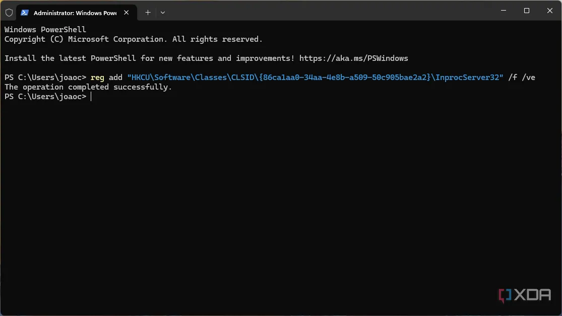 Thông báo xác nhận thành công trong Windows Terminal sau khi thực thi lệnh điều chỉnh Registry