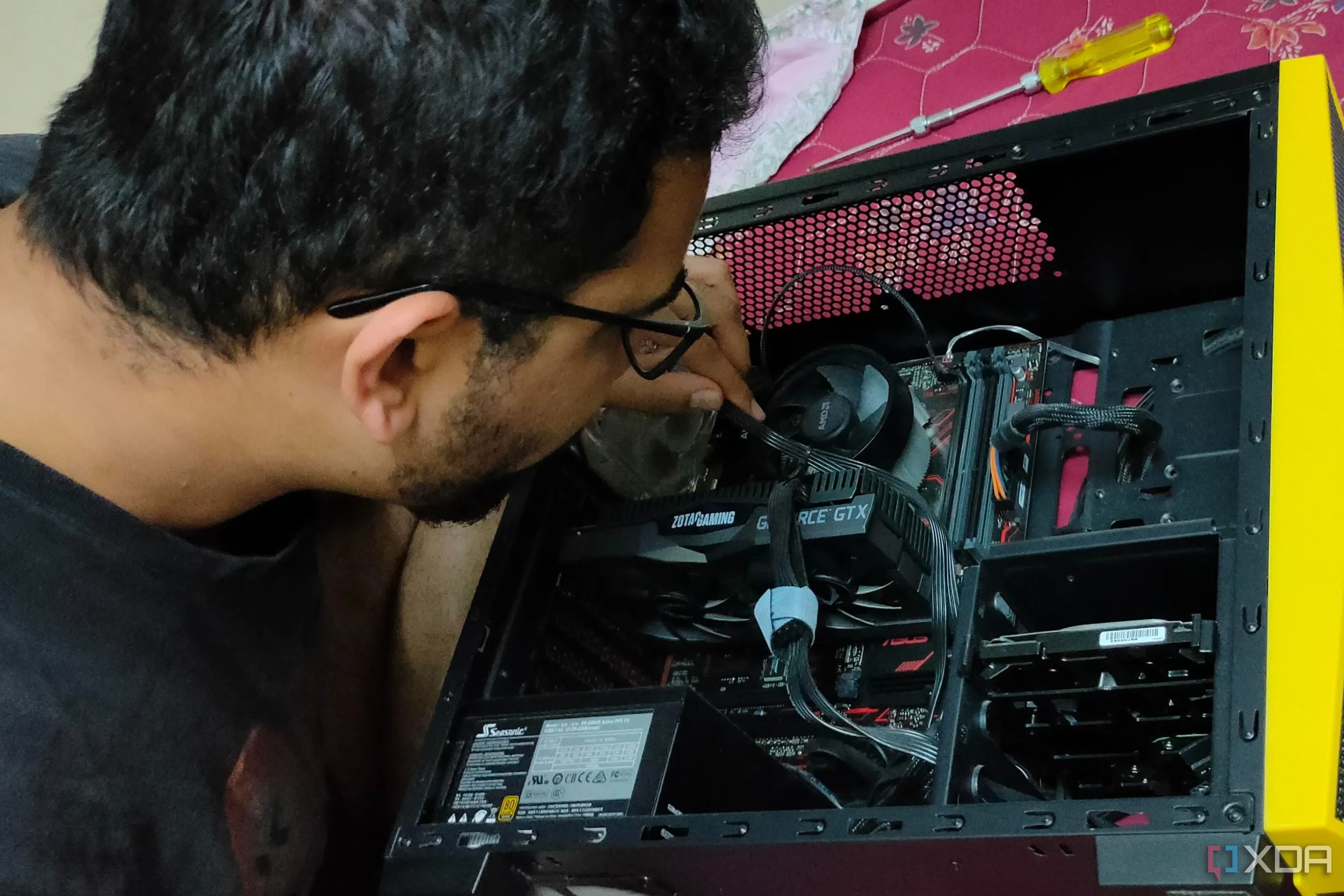 Xây dựng máy tính chơi game với CPU Ryzen và GPU Nvidia trong vỏ case nhỏ gọn