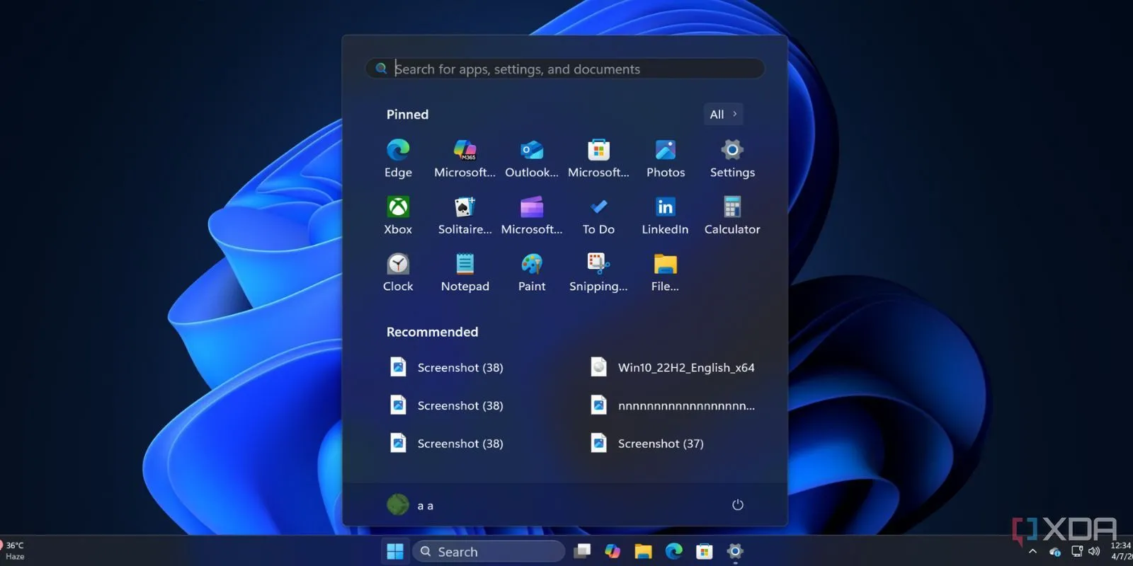 Ảnh chụp màn hình menu Start của Windows 11 phiên bản 24H2, với các ứng dụng cài sẵn và liên kết quảng cáo