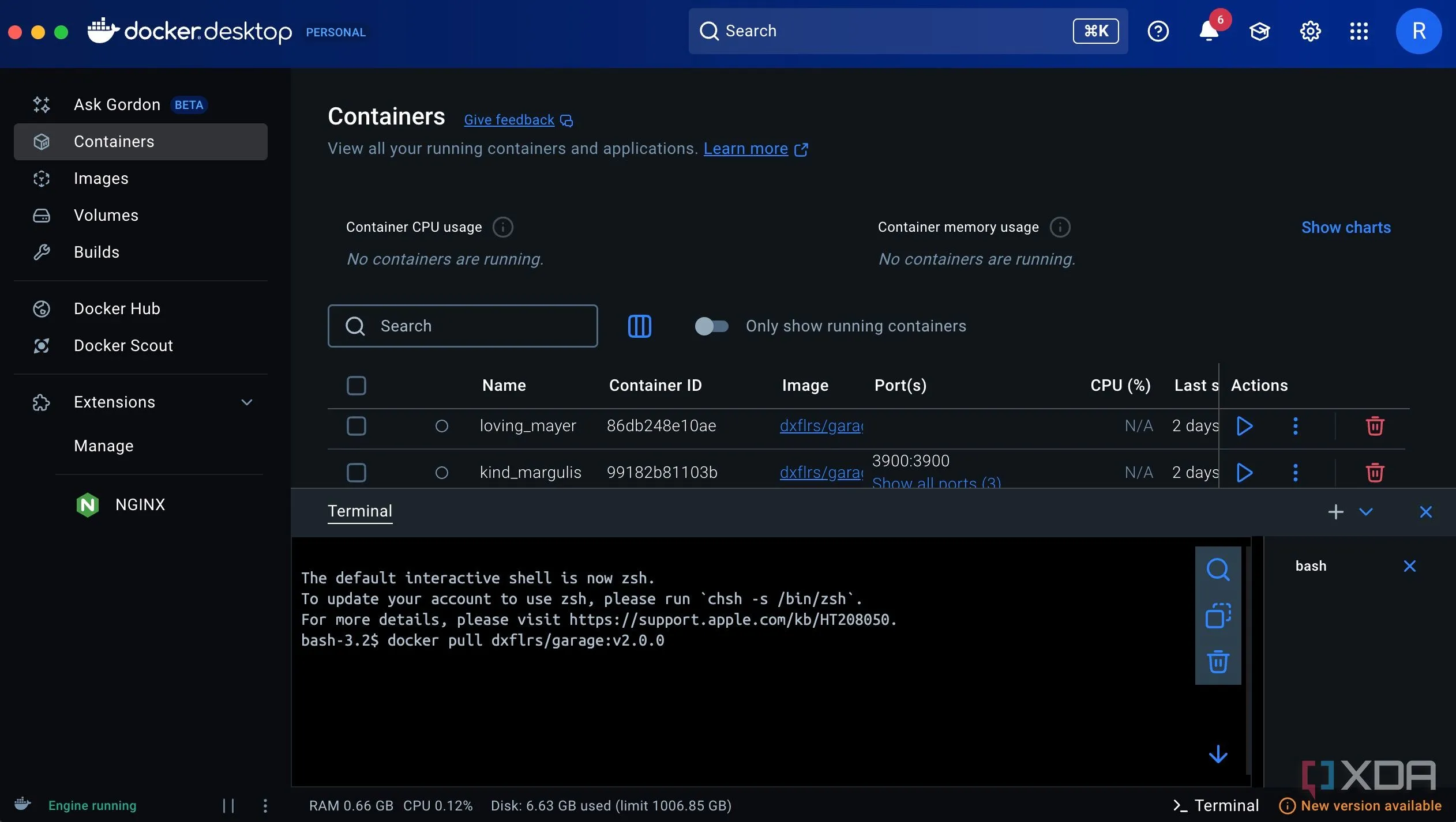 Ảnh chụp màn hình terminal hiển thị lệnh `docker pull [image]` đang được sử dụng để tải image Docker.