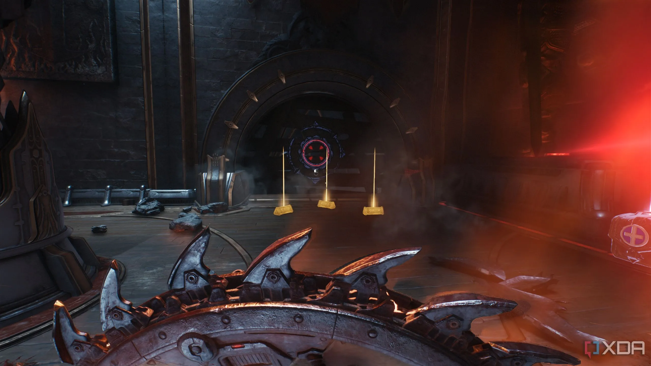 Ba thỏi vàng nằm trên mặt đất gần bức tường gỗ cần Shield Charge