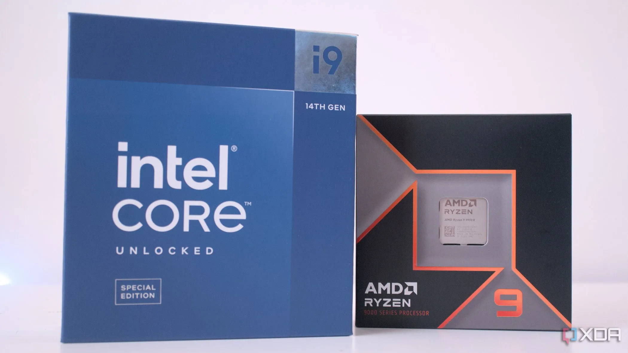 Bộ xử lý Intel Core i9-14900K và AMD Ryzen 9, biểu tượng cho CPU hiện đại hoạt động ở nhiệt độ cao