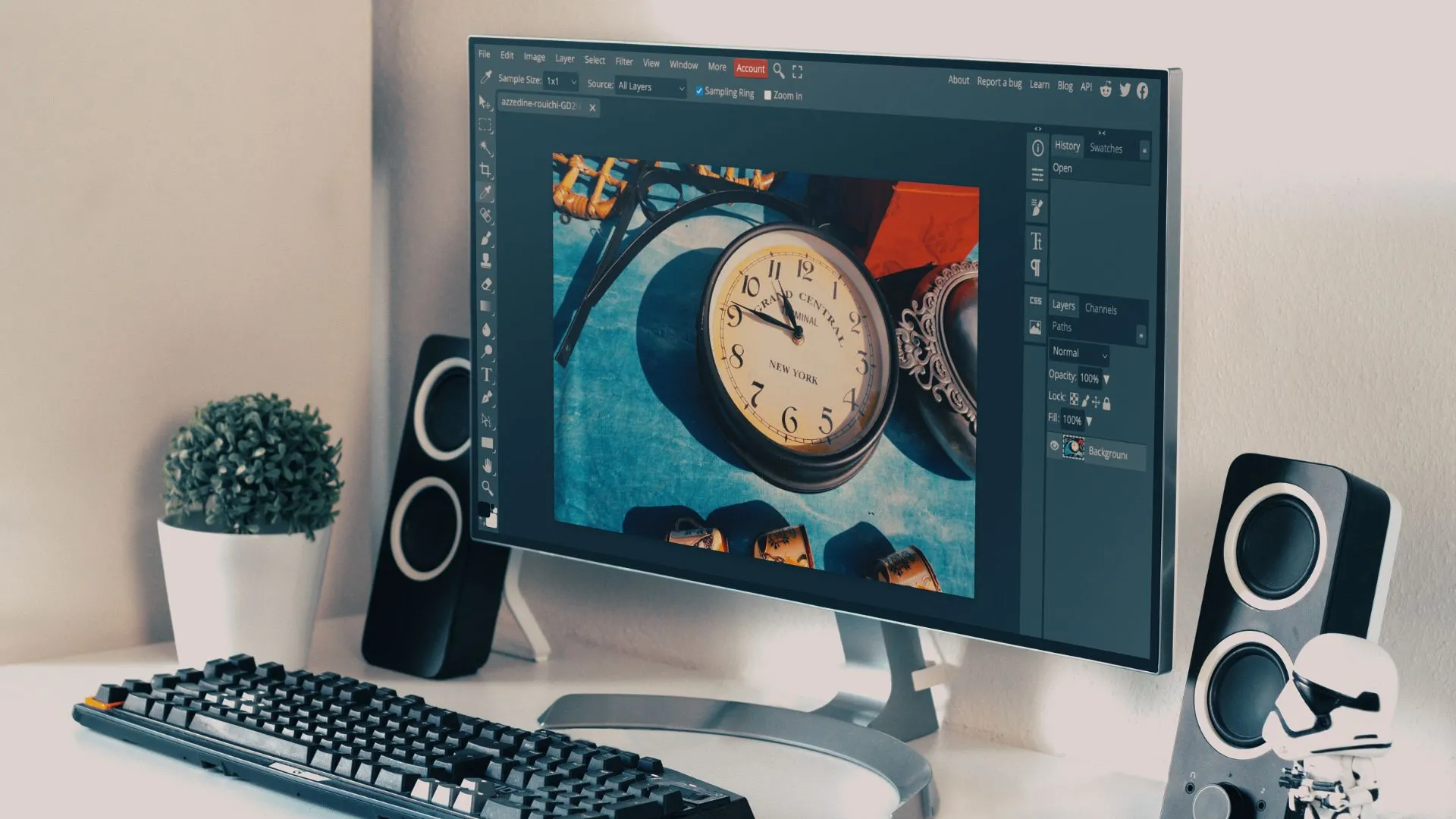 Các lựa chọn thay thế miễn phí cho Photoshop và Lightroom trên màn hình máy tính