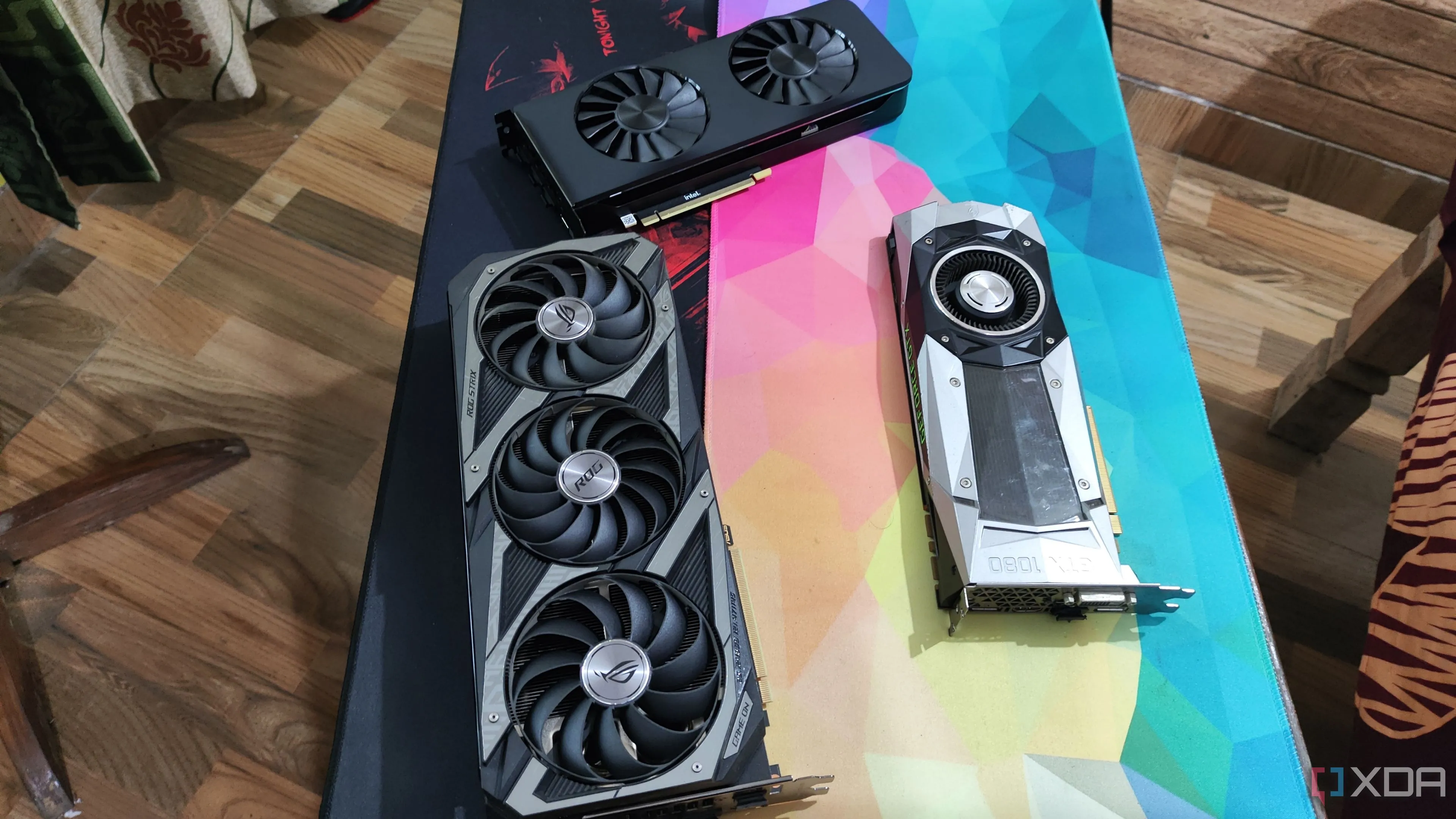 Các mẫu card đồ họa Intel Arc A750, ASUS ROG Strix RTX 3080 Ti và GTX 1080 Ti, minh họa sự đa dạng sản phẩm trên thị trường GPU cũ.