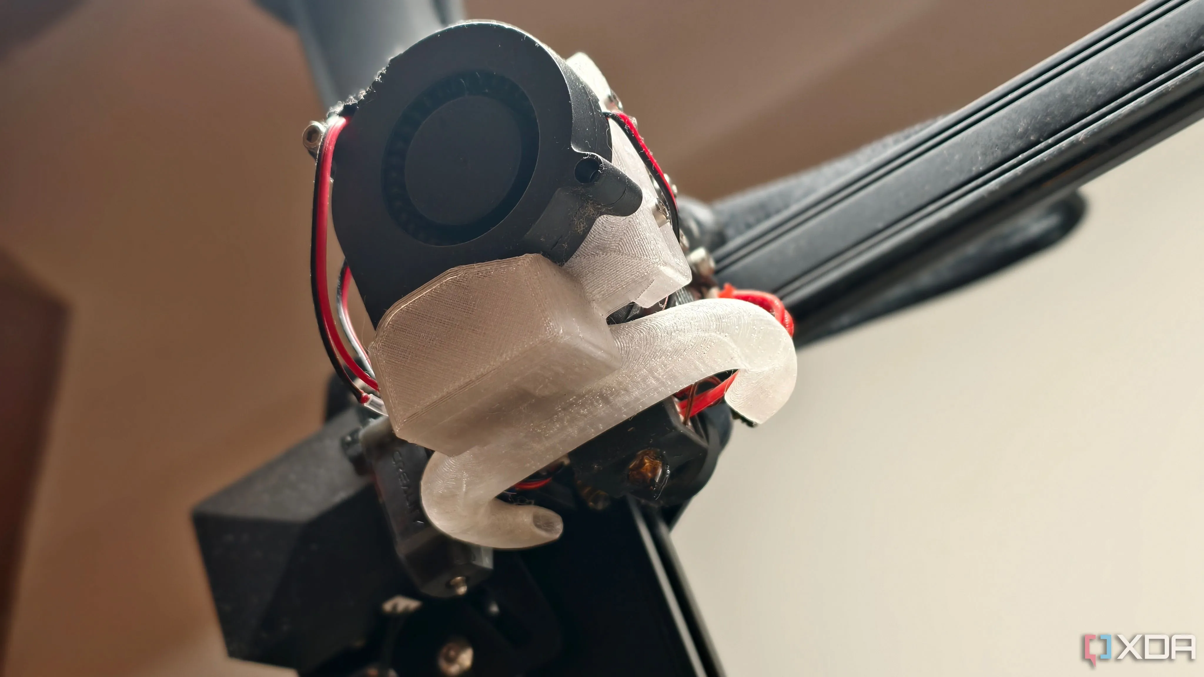 Các ống dẫn khí (fan ducts) được lắp trên đầu nhiệt (hot end) của máy in 3D, tối ưu luồng gió làm mát cho bản in.