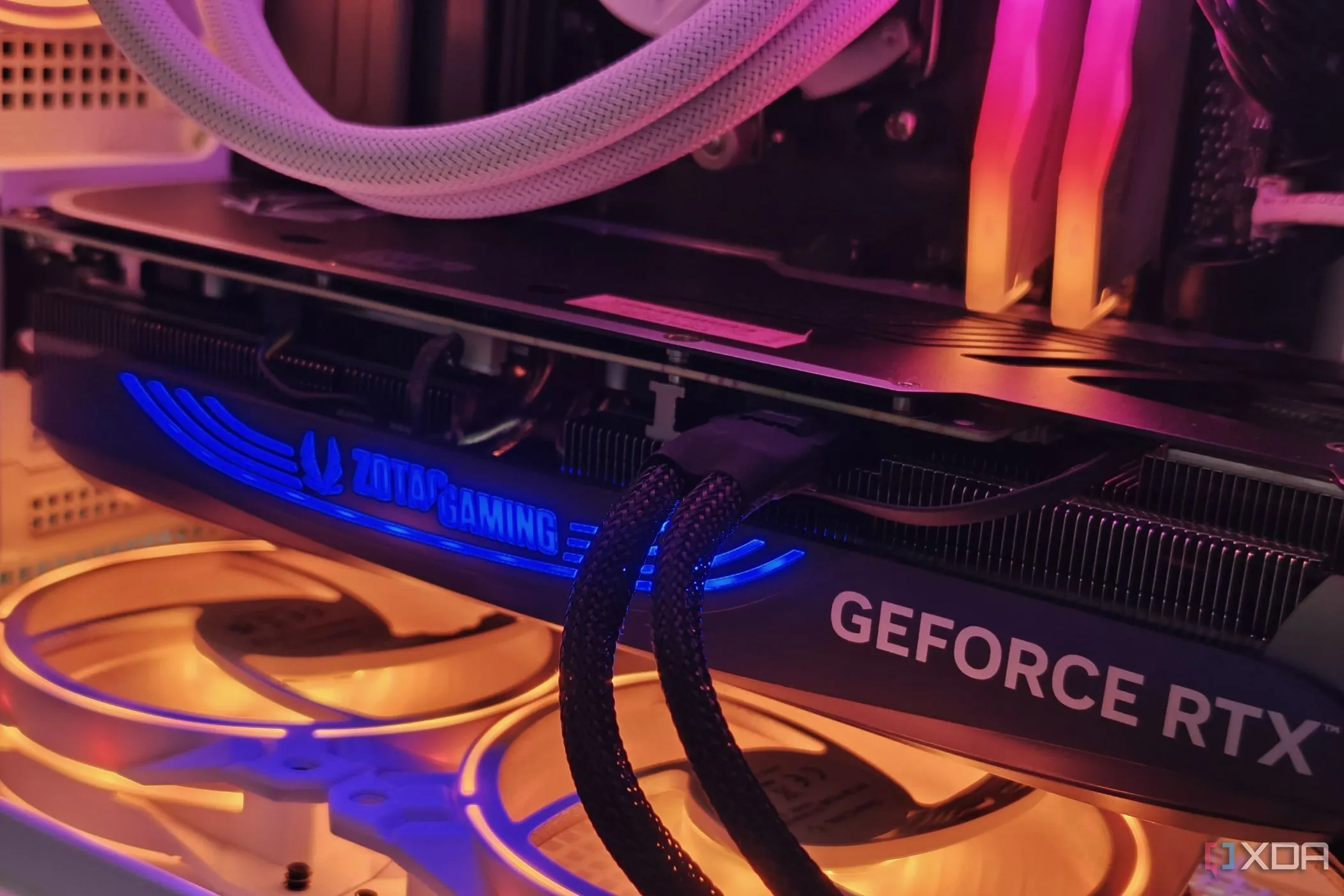 Card đồ họa Zotac Gaming GeForce RTX 4070 Super Trinity Black Edition trong hệ thống máy tính
