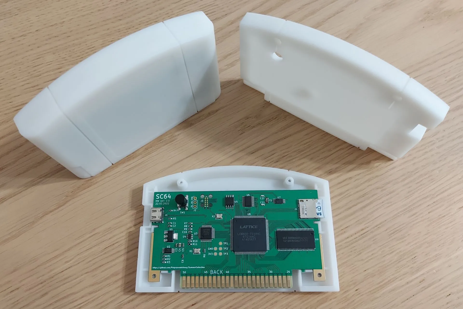 Cấu tạo bên trong của SummerCart64, một loại flash cart cho N64