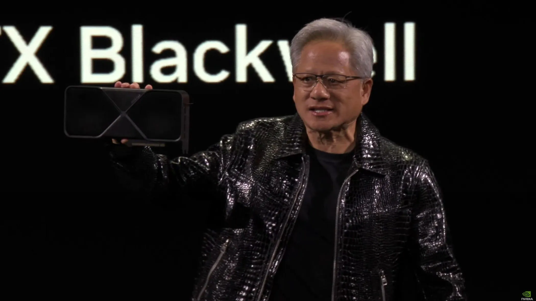 CEO Nvidia Jensen Huang giới thiệu công nghệ mới tại CES 2025, nhấn mạnh AI và DLSS