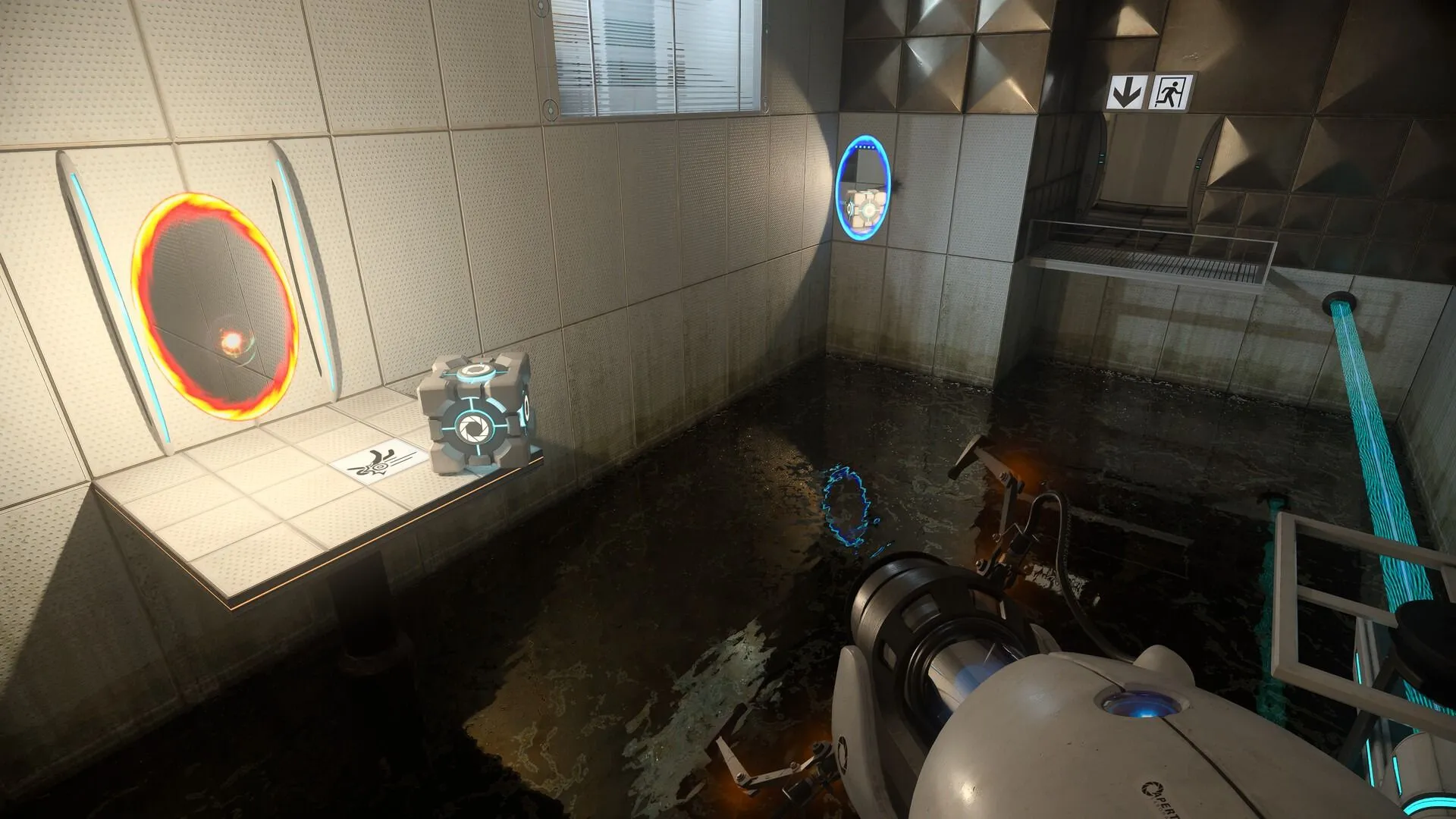 Chell sử dụng súng cổng dịch chuyển trong game Portal phiên bản RTX