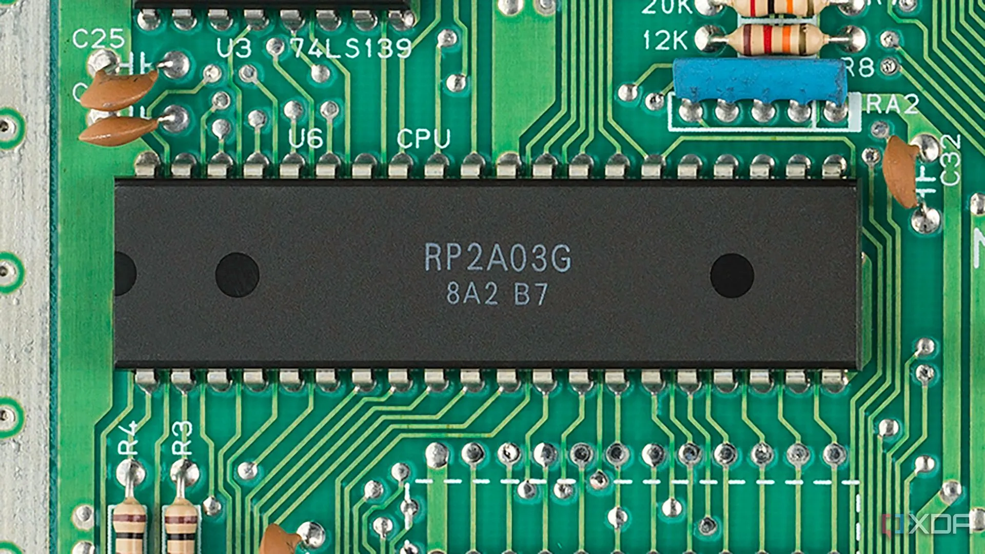 Chip CPU Ricoh 6502 của Nintendo NES Mk1