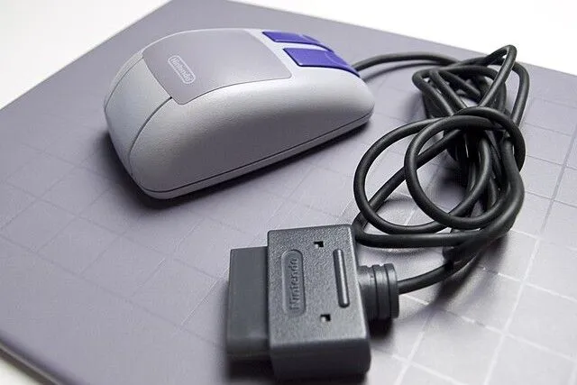 Chuột SNES và tấm lót, phụ kiện độc đáo của Super Nintendo