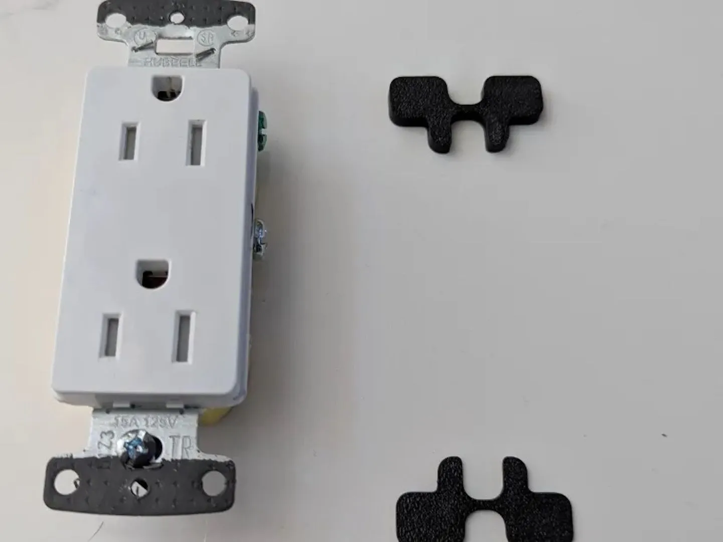 Đệm lót tường in 3D khắc phục ổ cắm điện bị lung lay, tạo bề mặt phẳng
