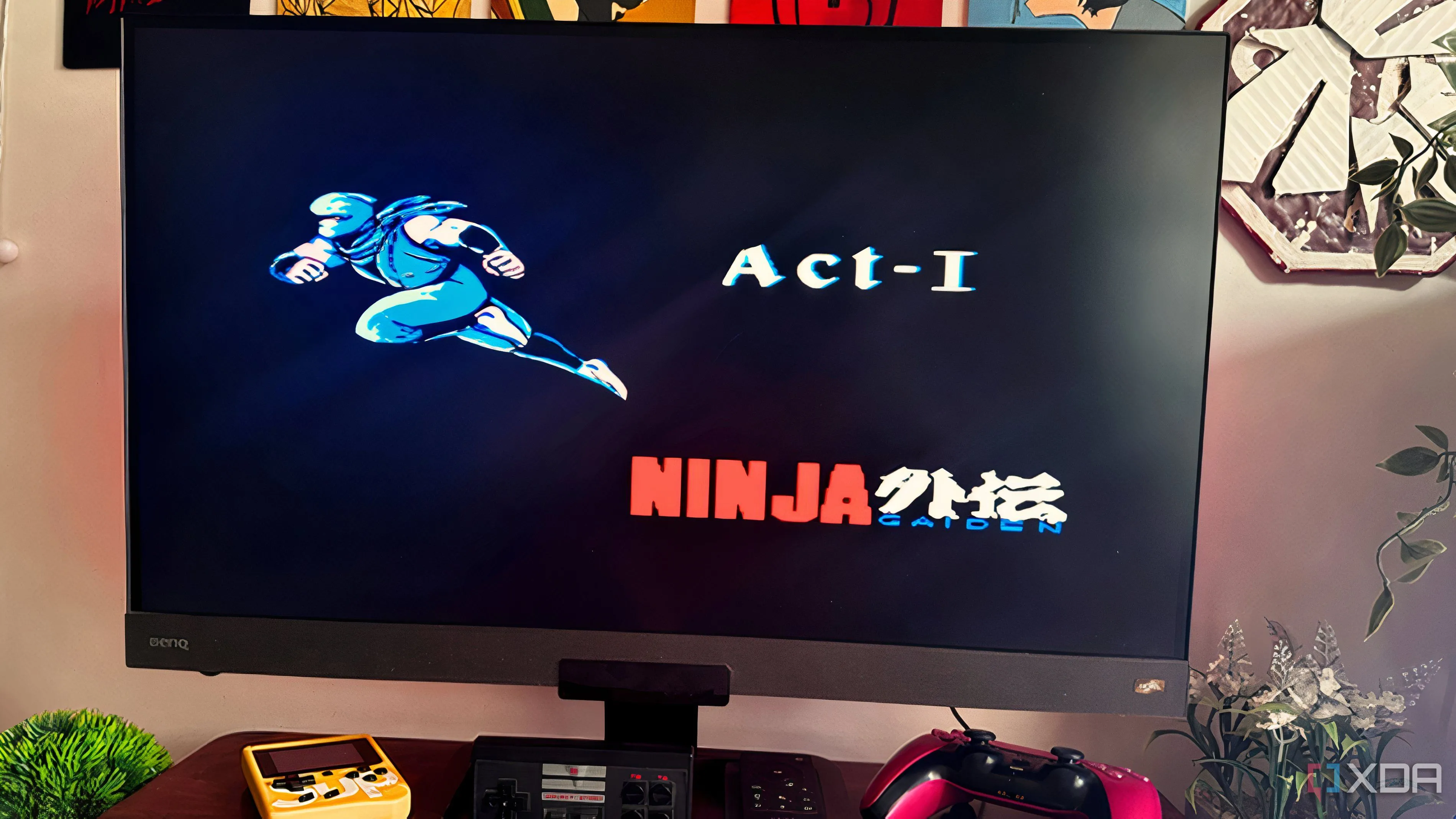 Gameplay của tựa game platformer kinh điển Ninja Gaiden (1988) hiển thị trên màn hình