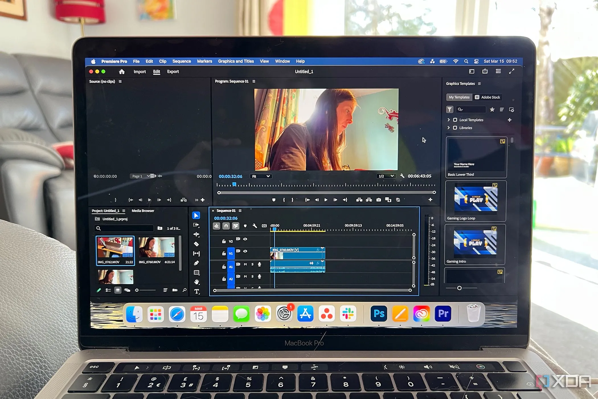 Giao diện Adobe Premiere Pro trên MacBook Pro với các bảng điều khiển được sắp xếp khoa học