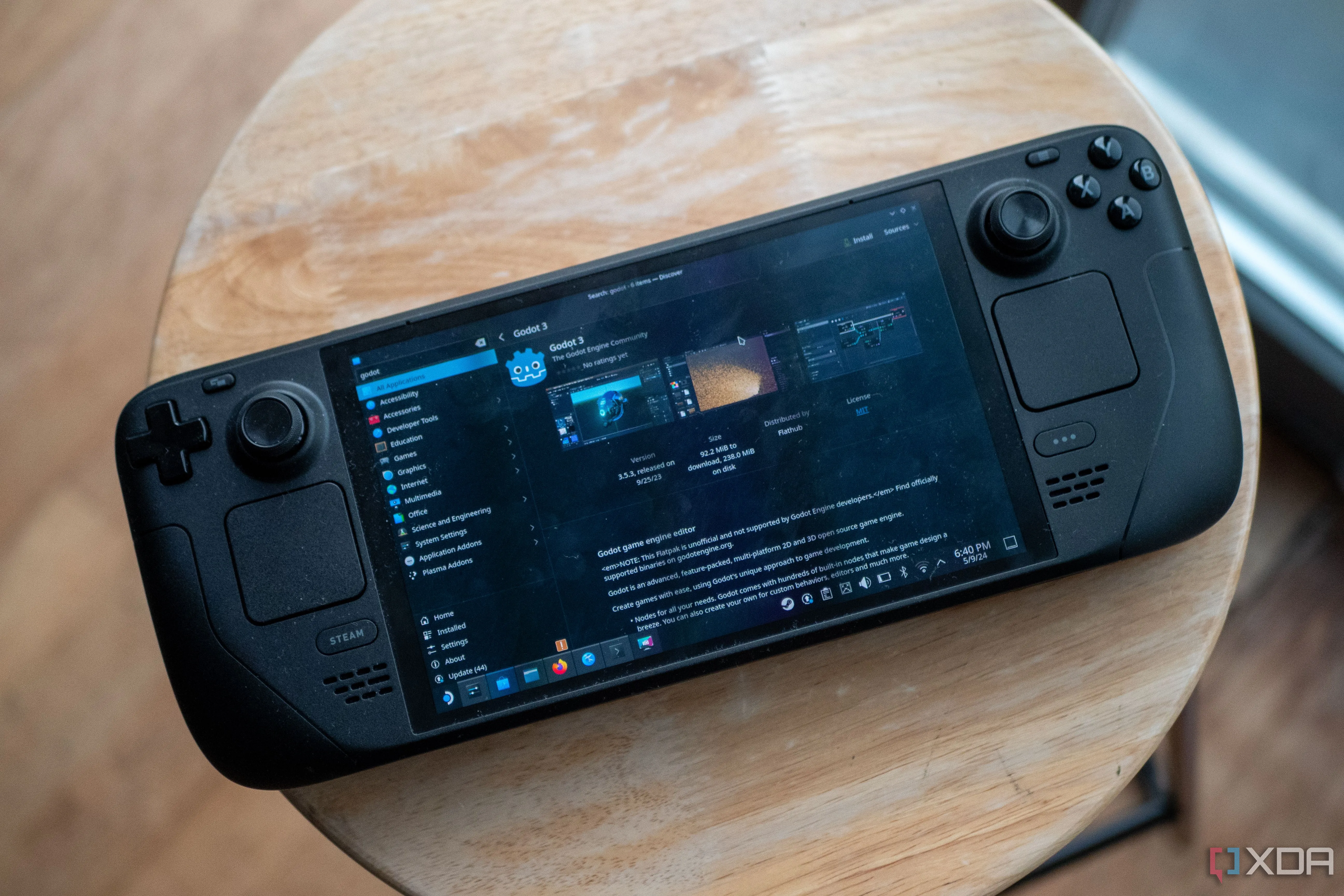 Giao diện cài đặt Godot trên Steam Deck với nền SteamOS, minh họa khả năng chạy ứng dụng Linux
