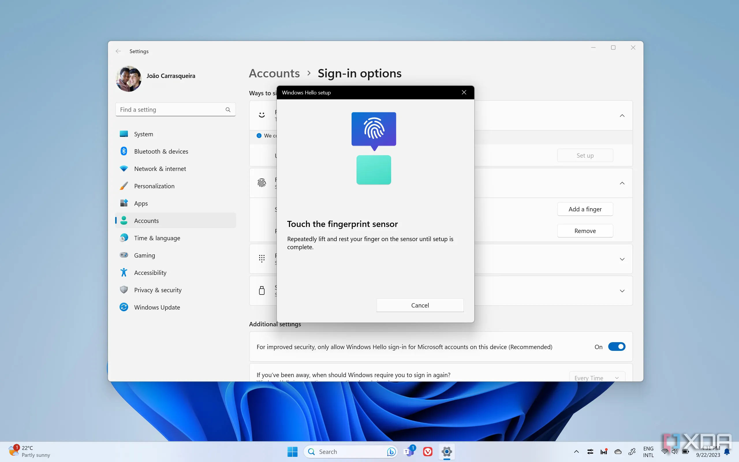 Giao diện cài đặt Windows Hello trên Windows 11, hiển thị quy trình thiết lập để sử dụng xác thực sinh trắc học cho Passkey