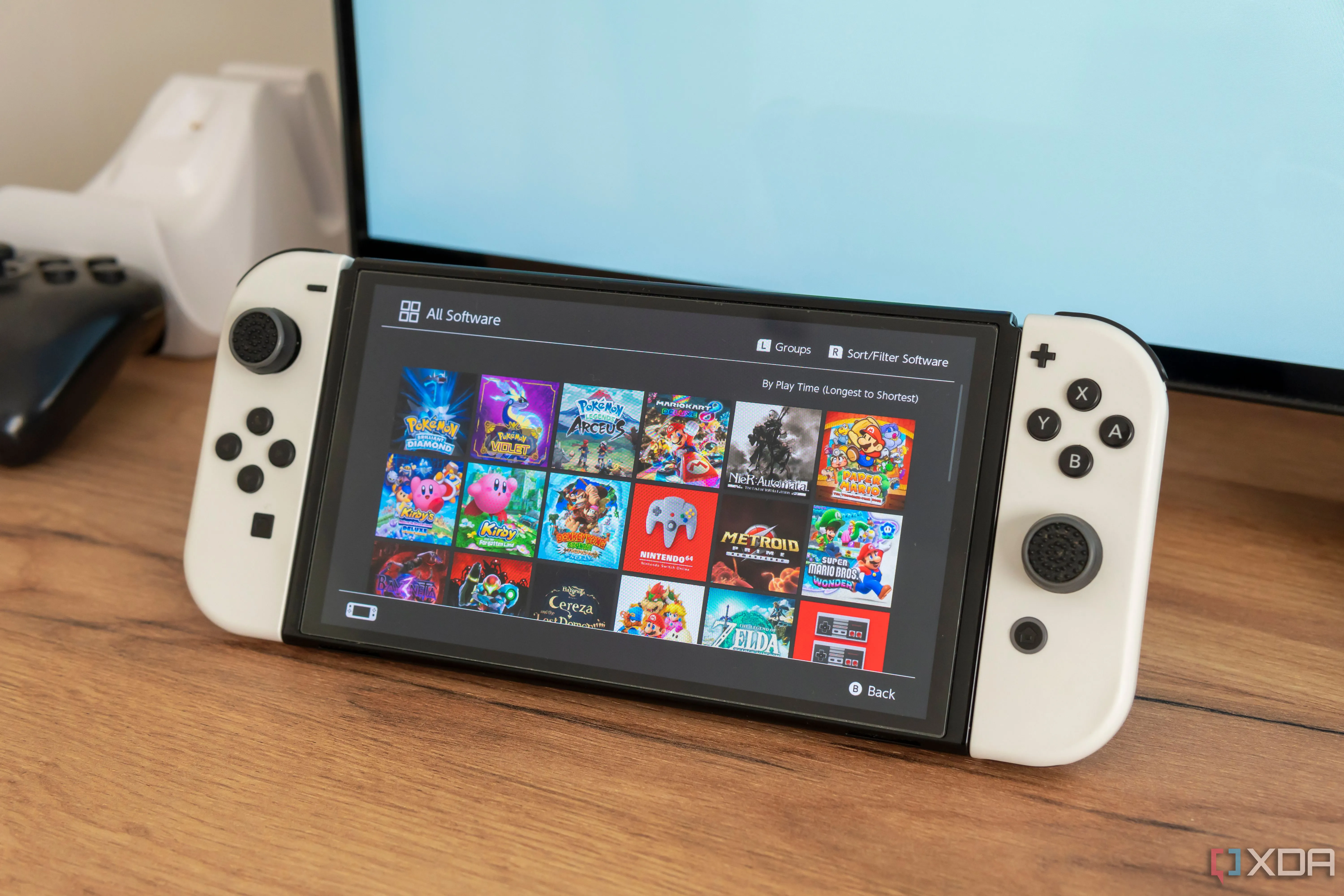 Giao diện chính của máy chơi game Nintendo Switch hiển thị danh sách các trò chơi đã cài đặt