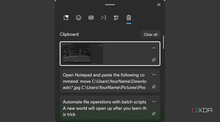 Giao diện Clipboard history trên Windows 11, cho phép chọn và dán các mục đã sao chép trước đó