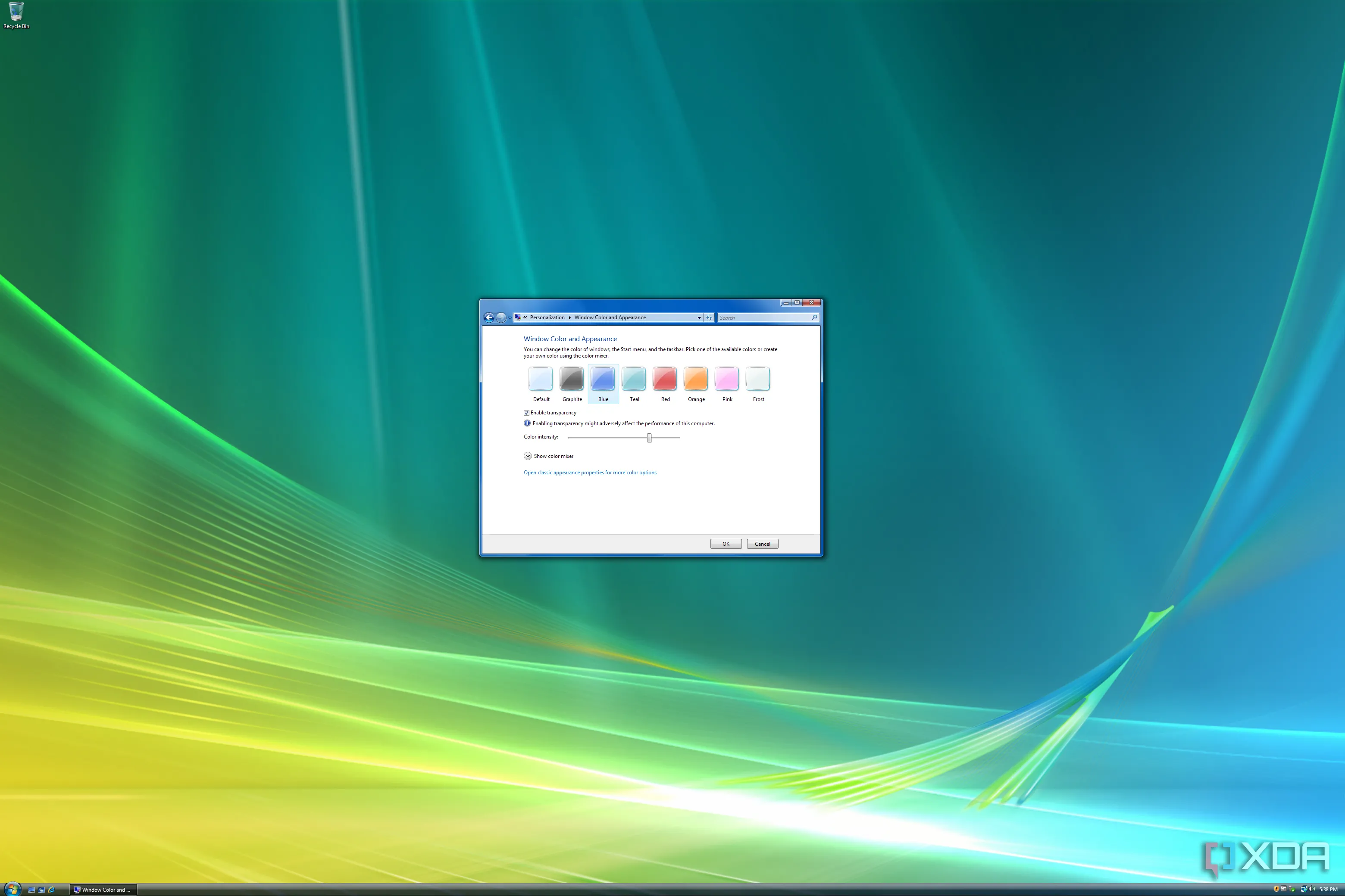 Giao diện Control Panel của Windows Vista với hiệu ứng Aero Glass màu xanh dương