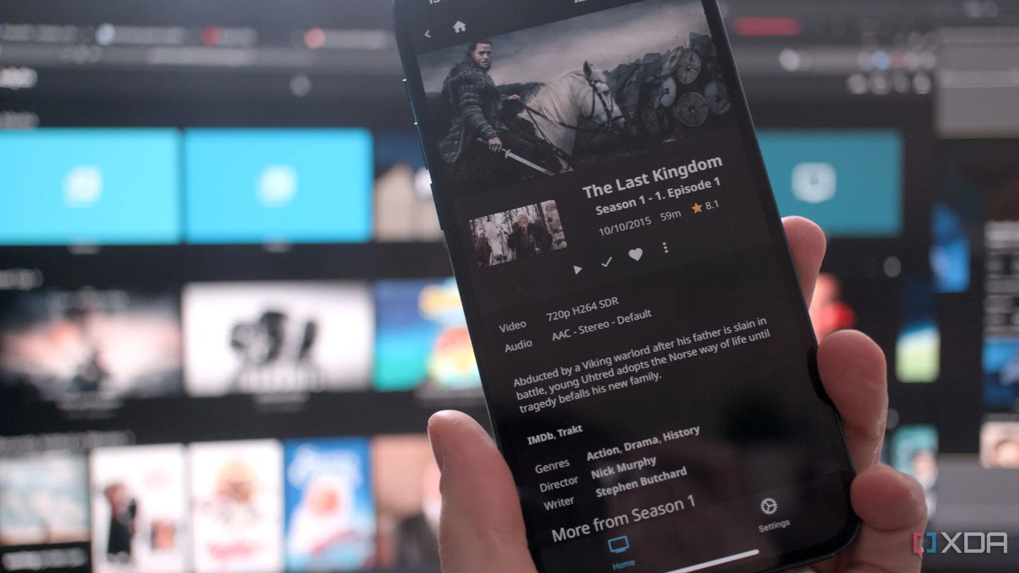 Giao diện Jellyfin trên ứng dụng di động iOS và trình duyệt web