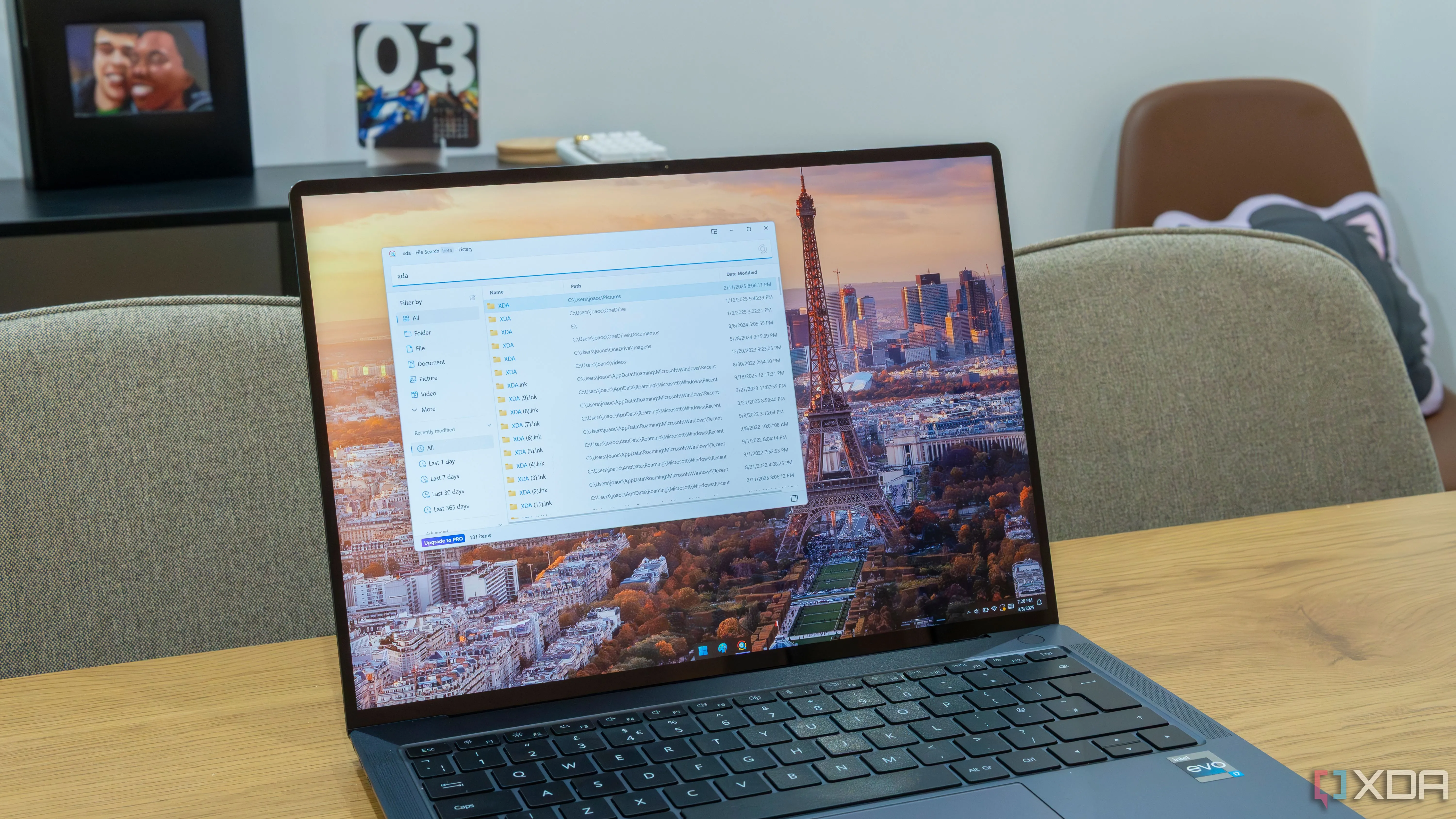 Giao diện laptop chạy Windows 11 hiển thị kết quả tìm kiếm tập tin bằng ứng dụng Listary