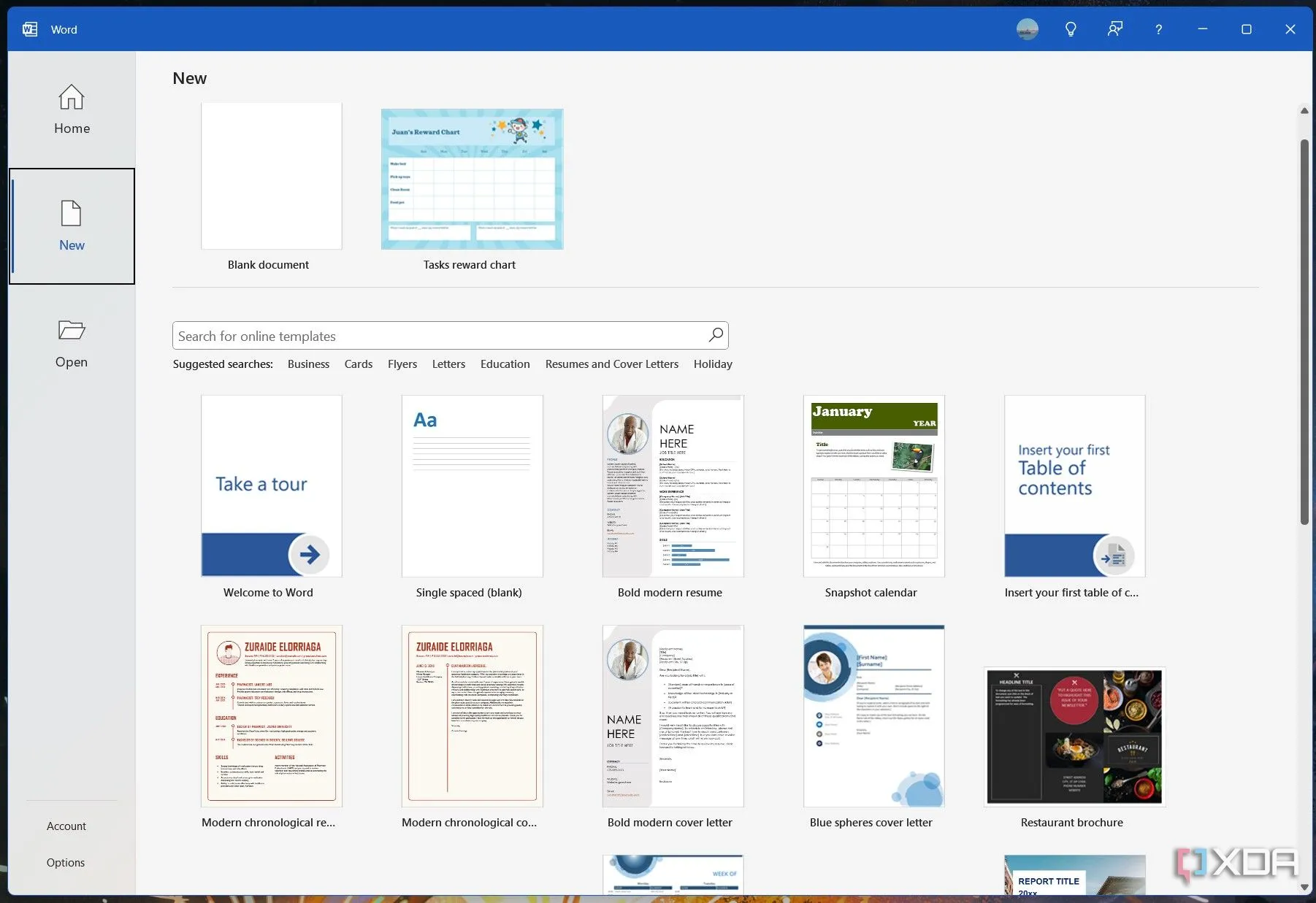 Giao diện Microsoft Word với trang chọn mẫu tài liệu, minh chứng cho việc các tổ chức yêu cầu sử dụng biểu mẫu chuyên biệt.