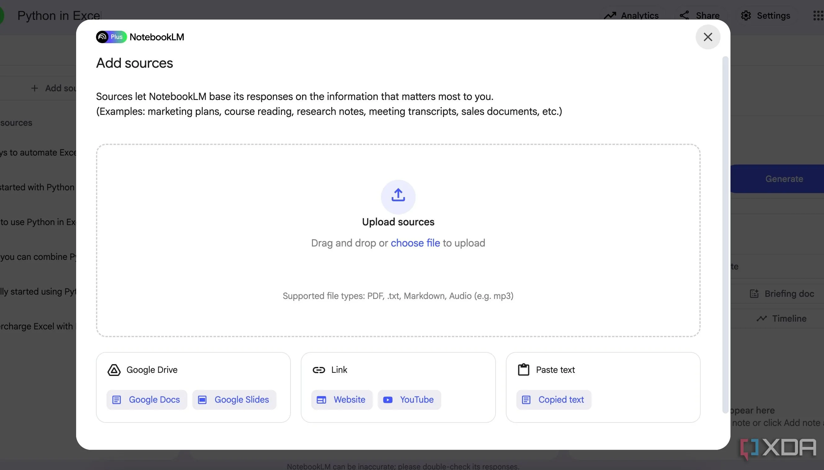 Giao diện NotebookLM của Google, hiển thị cách tải lên các tài liệu và tệp Markdown làm nguồn để phân tích và trích xuất thông tin bằng AI