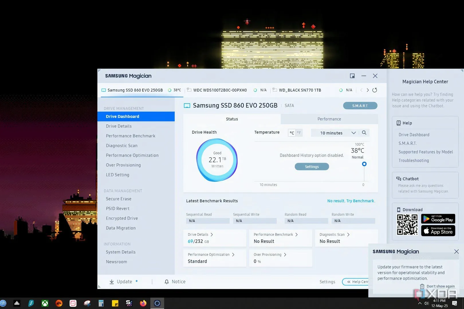Giao diện phần mềm Samsung Magician trên Windows 10, hiển thị tùy chọn cập nhật firmware cho ổ cứng SSD Samsung.