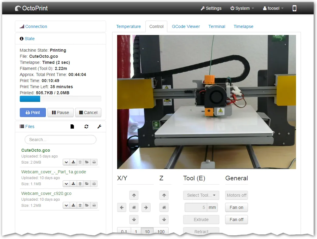 Giao diện tab điều khiển của OctoPrint hiển thị các tùy chọn kết nối và điều khiển máy