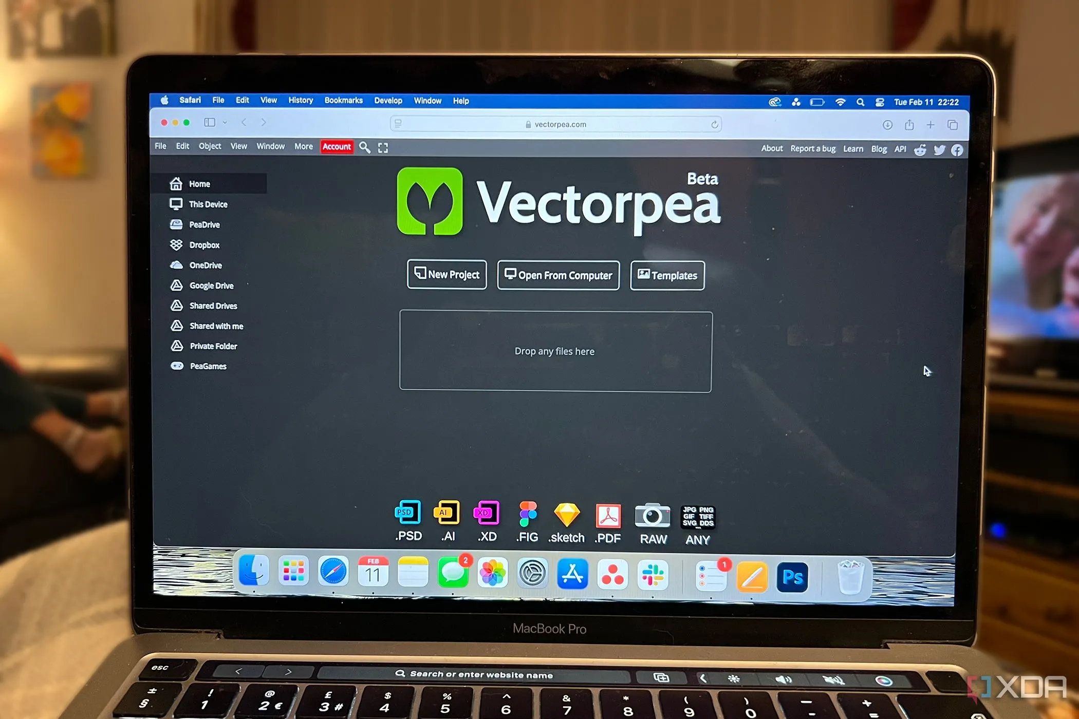 Giao diện Vectorpea đang hoạt động trên máy tính Mac, hiển thị khả năng thiết kế đồ họa vector