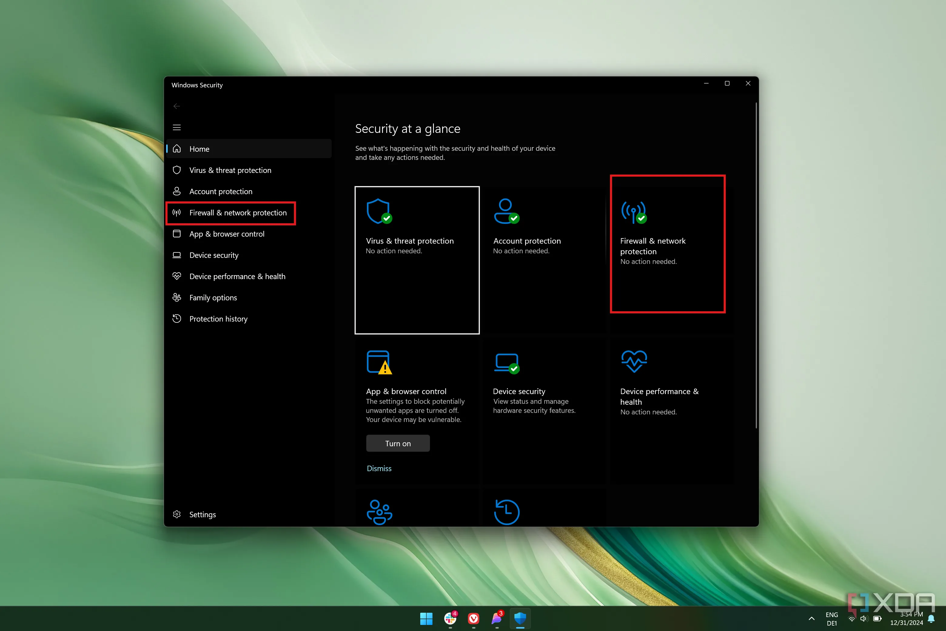 Giao diện Windows Security với các nút bảo vệ tường lửa và mạng được làm nổi bật