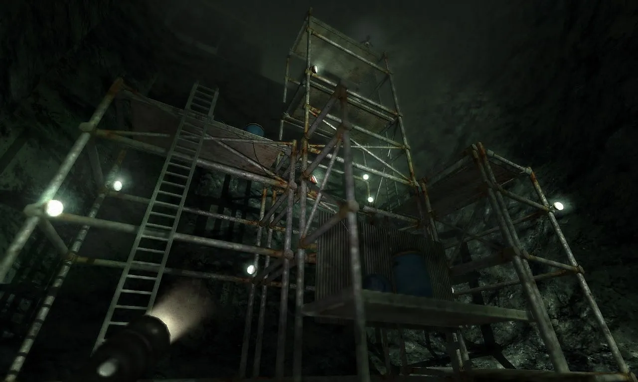 Góc nhìn thứ nhất trong Penumbra Black Plague, cho thấy không gian hành lang hẹp và áp lực tâm lý trong game kinh dị.