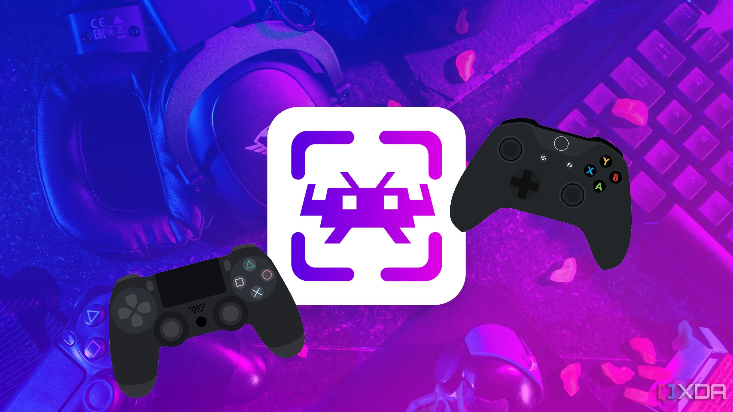 Hai tay cầm chơi game đặt trên logo RetroArch, biểu tượng cho phần mềm giả lập đa năng.