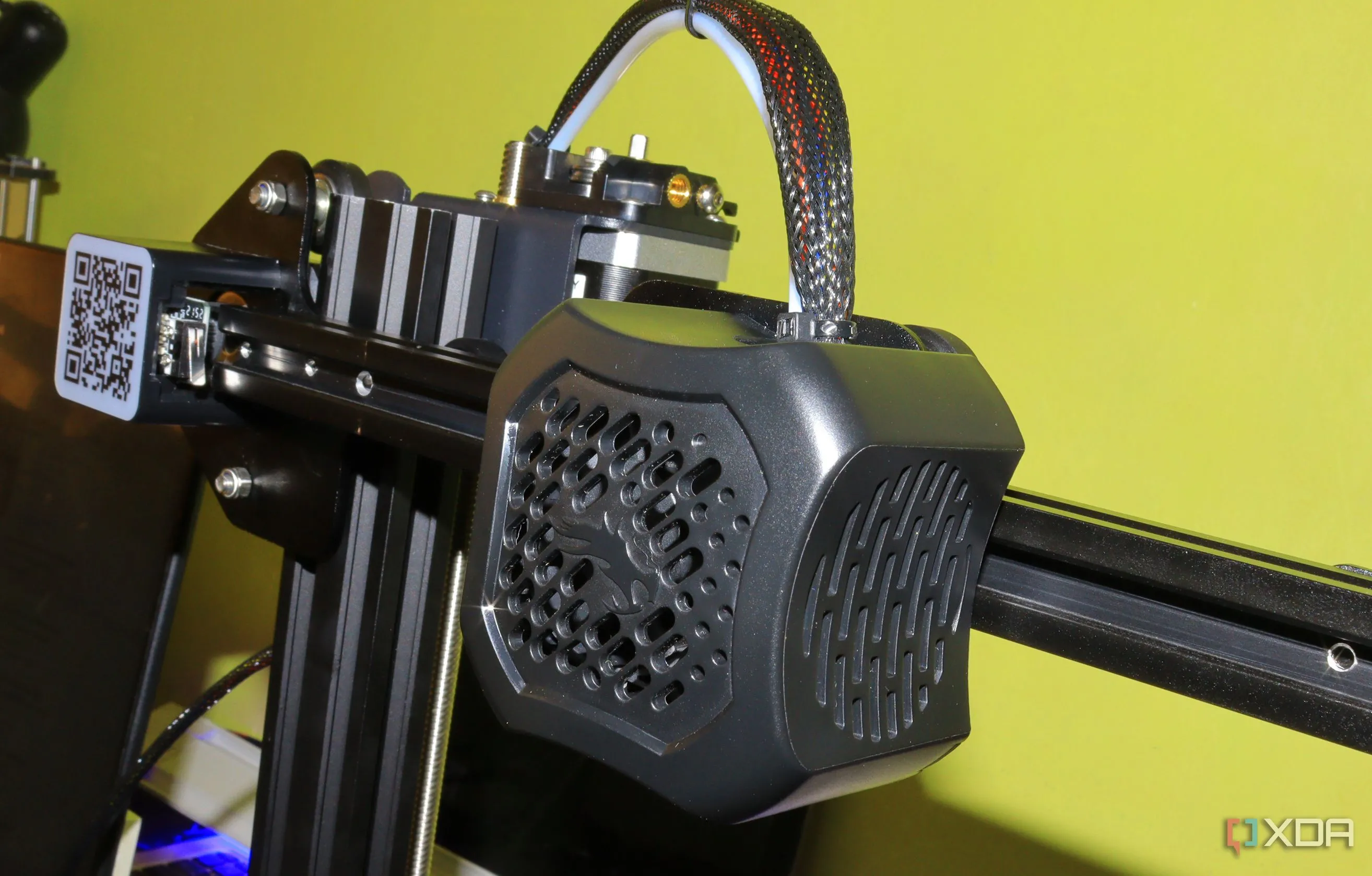 Hình ảnh bộ đùn (extruder) của máy in 3D, một trong những bộ phận quan trọng
