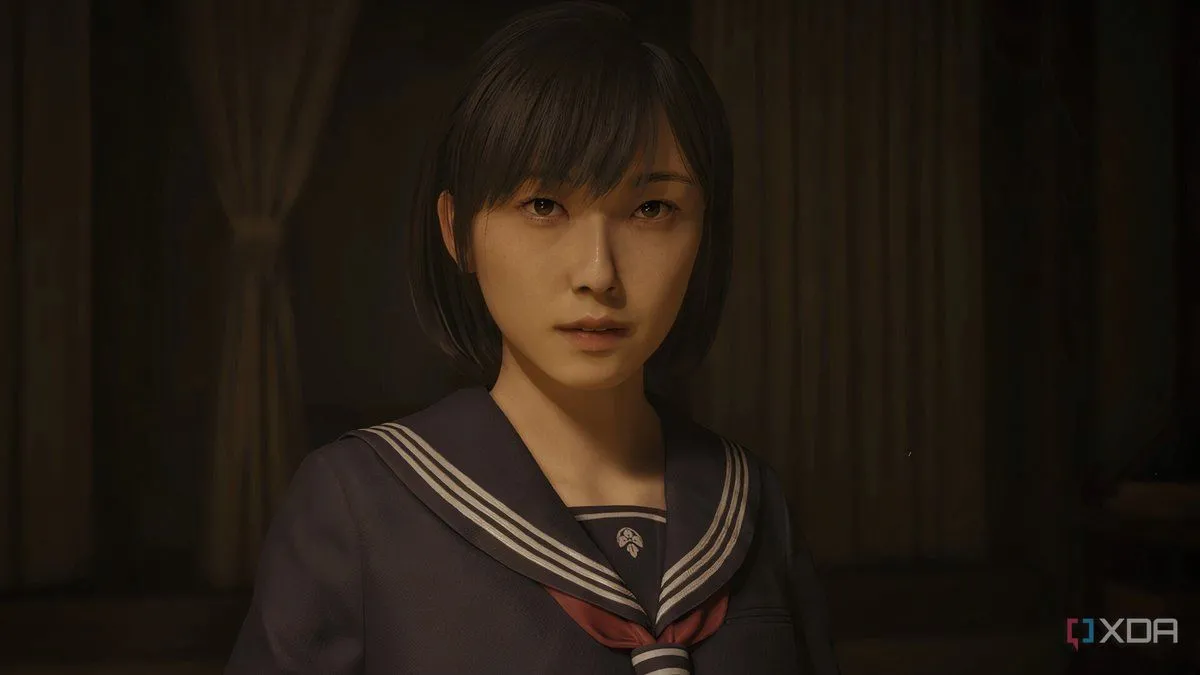 Hình ảnh nữ sinh Hinako Shimizu, nhân vật chính mới của Silent Hill F với đồng phục học sinh Nhật Bản