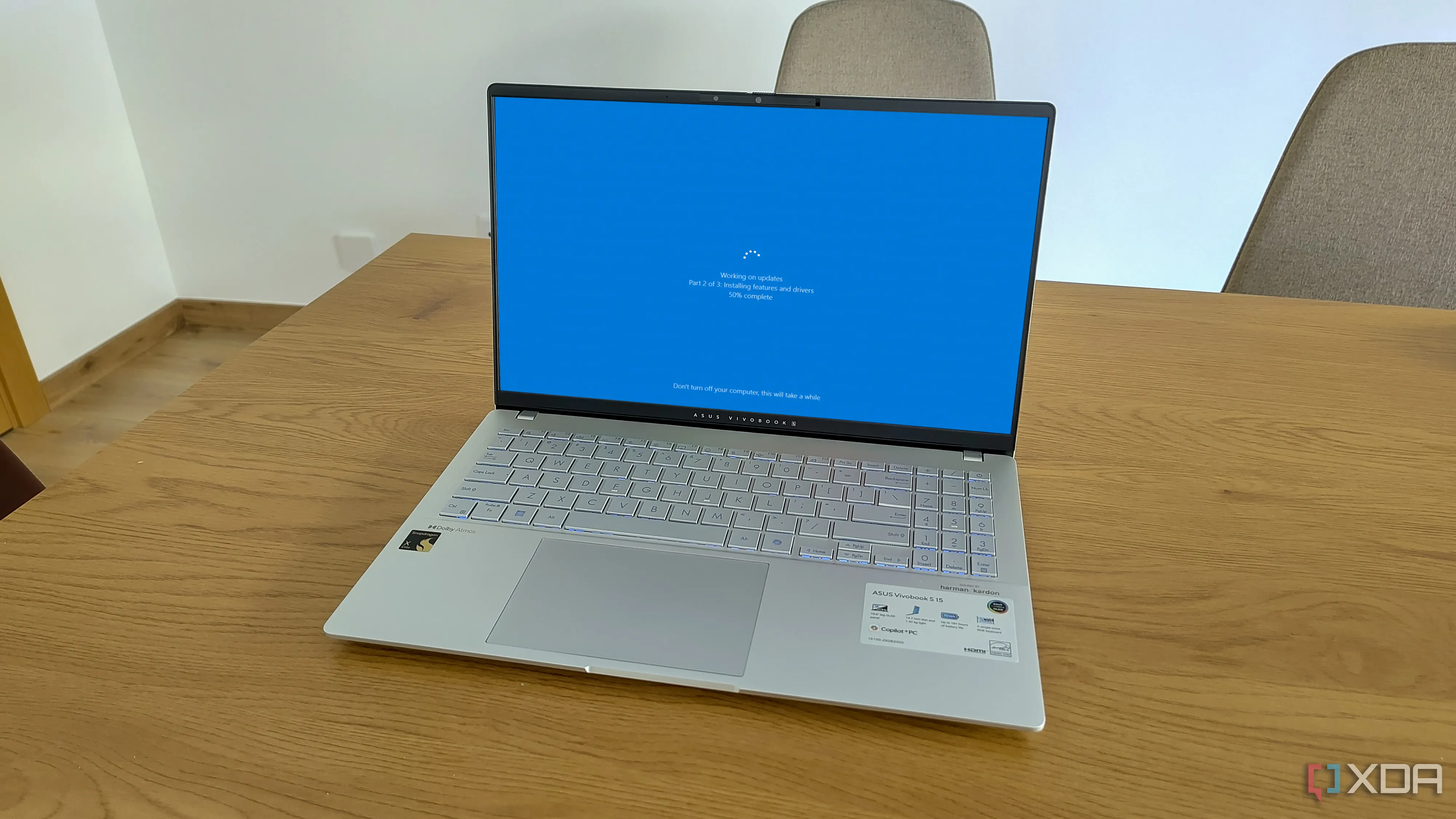 Laptop hiển thị màn hình khởi động lại để cài đặt bản cập nhật Windows đang gặp lỗi