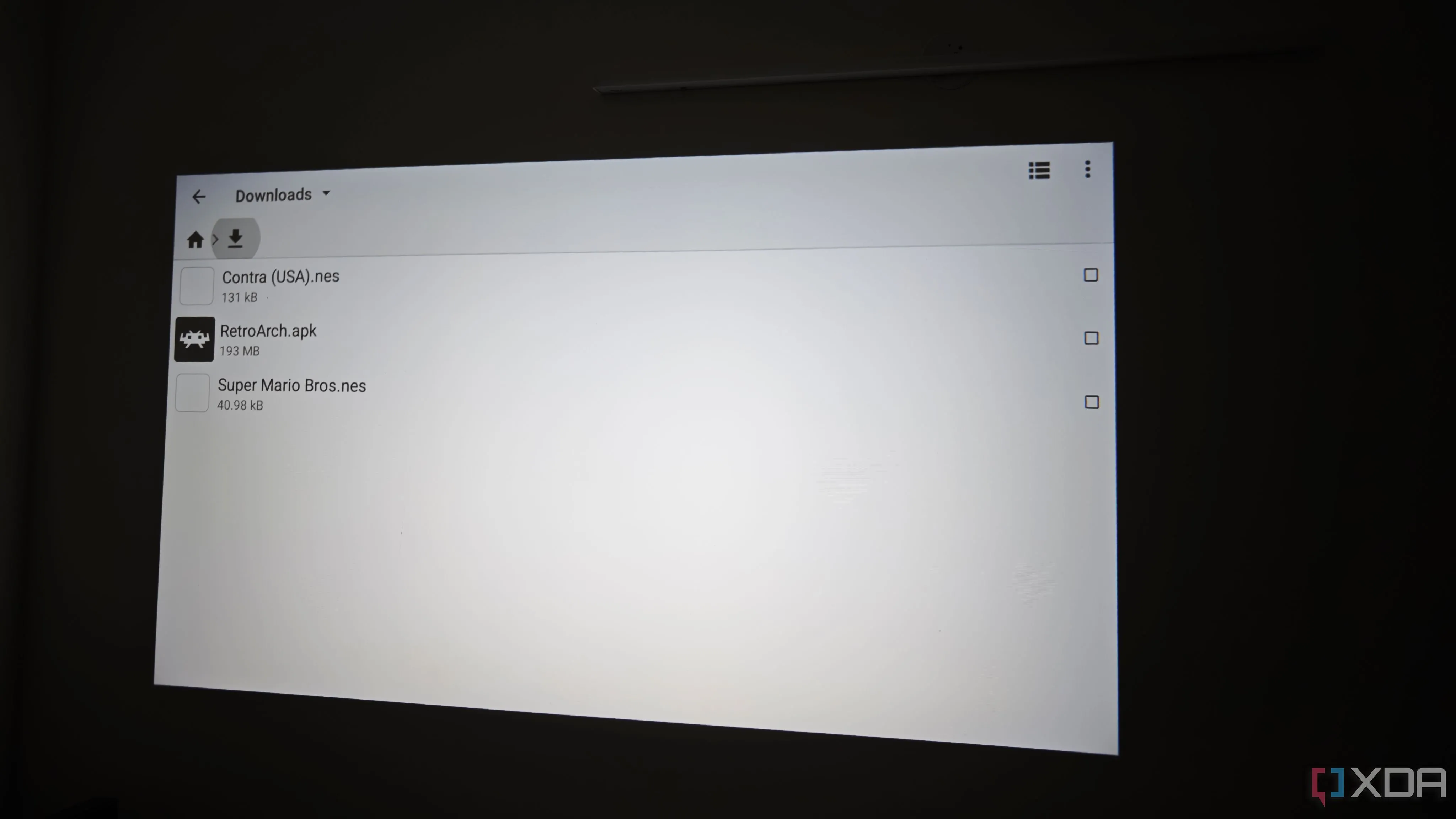 Màn hình cài đặt trình giả lập RetroArch trên máy chiếu