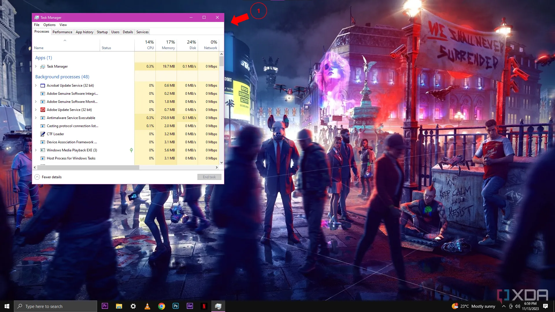 Màn hình desktop Windows 10 với cửa sổ Task Manager đang mở tab Processes, hiển thị các tiến trình đang chạy.