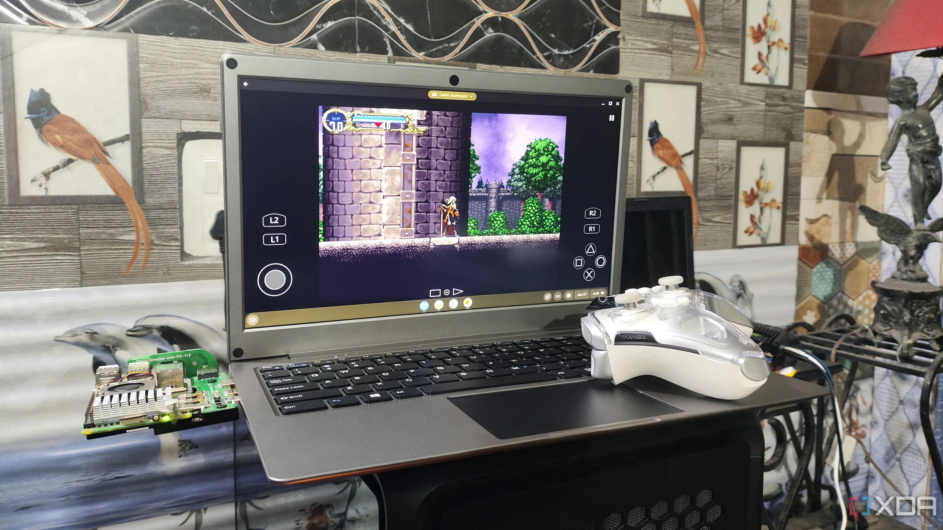 Màn hình hiển thị game Castlevania: Symphony of the Night đang được giả lập trên bo mạch Raspberry Pi, với đồ họa 2D kinh điển