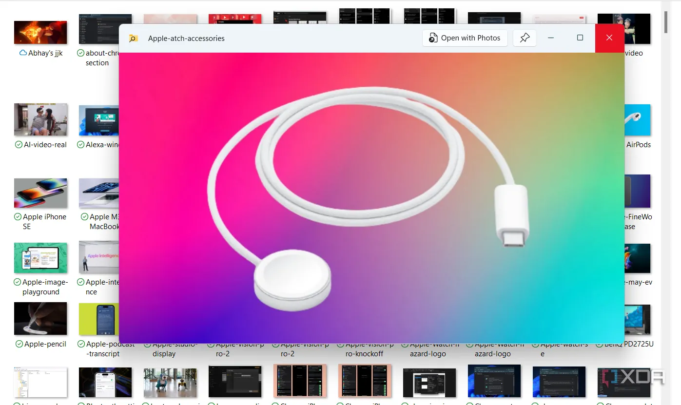 Màn hình hiển thị tính năng Peek từ PowerToys để xem trước nhanh tệp tin