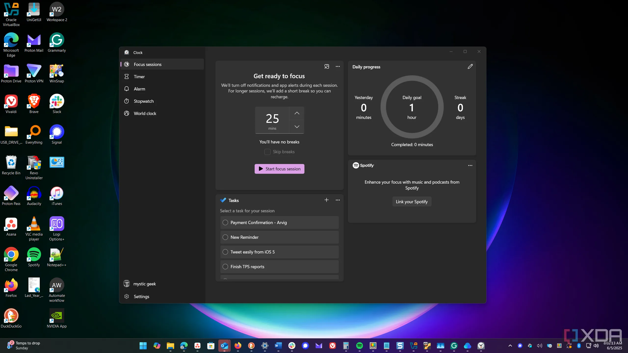 Màn hình hiển thị ứng dụng Đồng Hồ trên Windows 11 với các tính năng hẹn giờ và tập trung