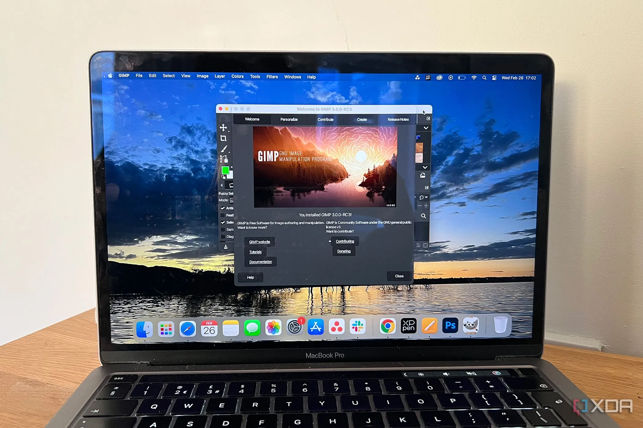 Màn hình khởi động GIMP 3.0 trên MacBook, minh họa khả năng đa cửa sổ