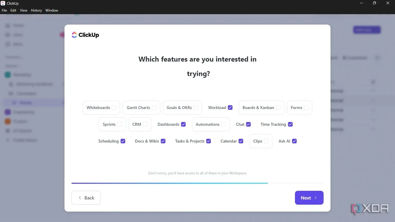 Màn hình lựa chọn các tính năng chính của ClickUp để kích hoạt cho không gian làm việc của đội nhóm.